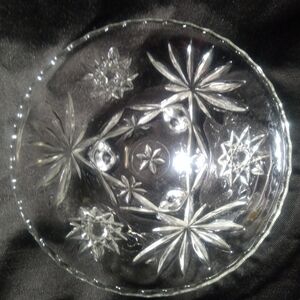 Vintage Pressed Glass Bowl - Starburst & Pinwheel Pattern - 6.5" Scalloped Edge